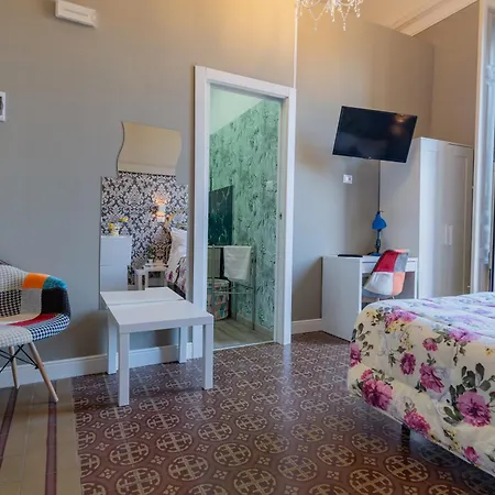 Bed & Breakfast Tra L'etna E Il Mare Via Oberdan 5*