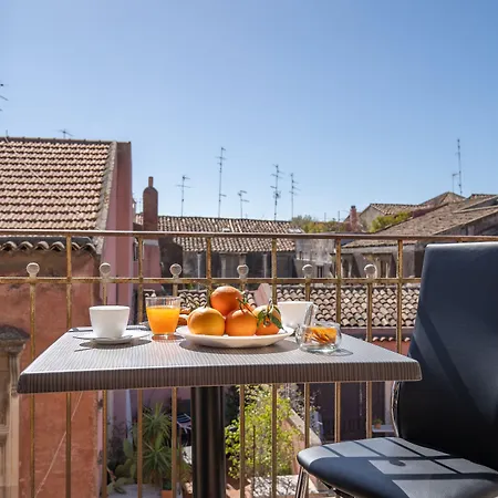 Tra L'etna E Il Mare Via Oberdan לינה וארוחת בוקר