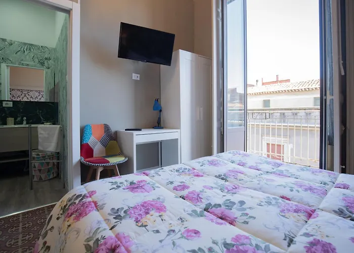 Tra L'etna E Il Mare Via Oberdan