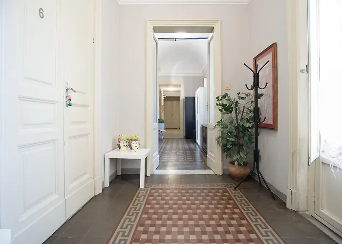 Tra L'etna E Il Mare Via Oberdan Katánie