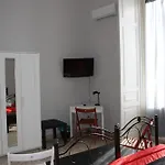Tra L'etna E Il Mare Via Oberdan Bed and Breakfast